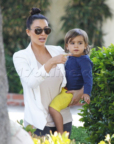 sunglasses Kourtney Kardashian Kim Kardashian pregnant Tra Di Noi playground blazer 