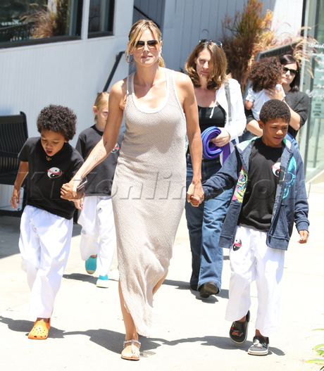 sunglasses Heidi Klum maxi dress karate 