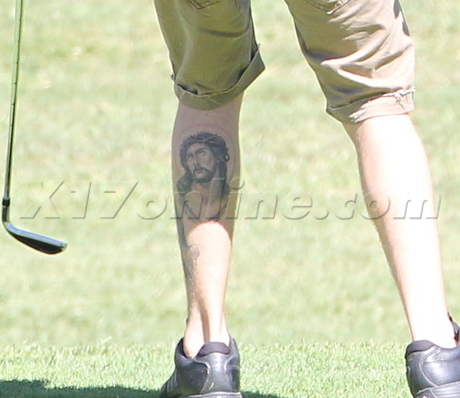 Justin Bieber golf hat golf cart put green plaid tattoo 