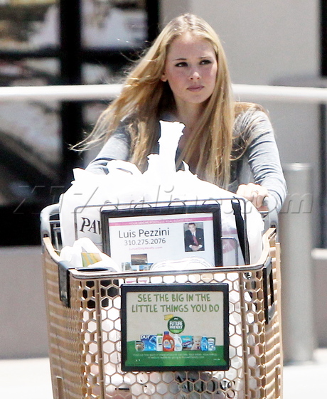 sweats hats Ryan Phillippe groceries 