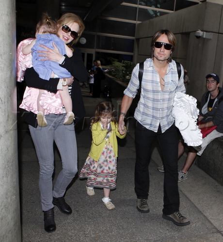 LAX Airport Nicole Kidman Blonde sunglasses Singer daughters vacation 