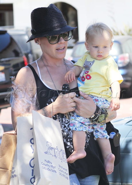 malibu Pink willow hart hat sunglasses toy crazy jeans tattoos 