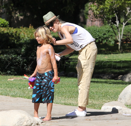 Gwen Stefani zuma car sneakers tank no doubt park police officer