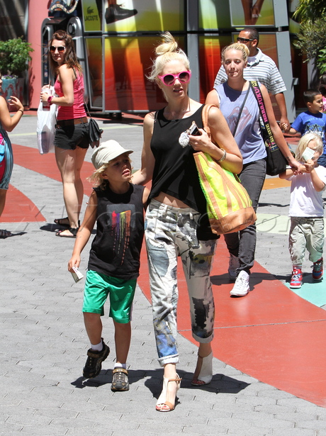 Gwen Stefani Yogurtland Studio City Kingston Zuma