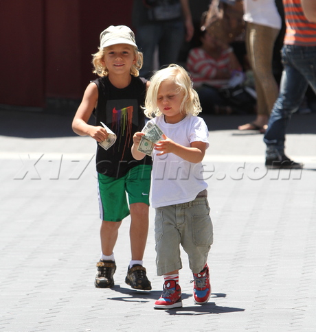 Gwen Stefani Yogurtland Studio City Kingston Zuma