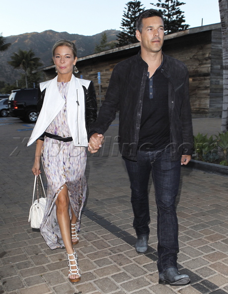 LeAnn Rimes, Eddie Cibrian Malibu blonde holding hands PDA 