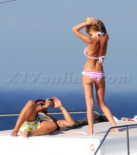 Tara Reid yacht San Tropez bikini 