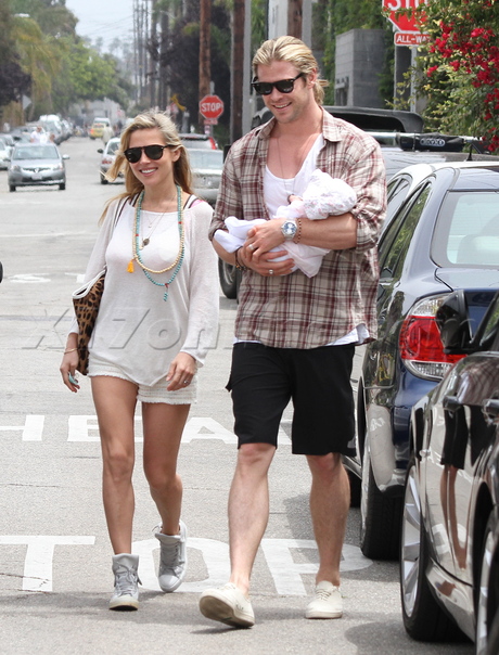 Elsa Pataky Chris Hemsworth sunglasses baby car shorts police 