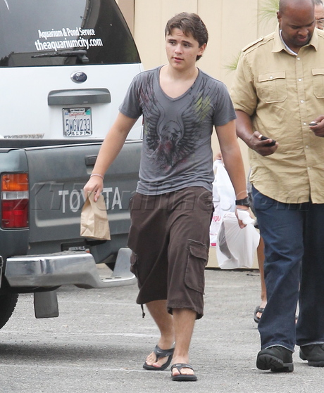 Prince Jackson michael jackson v neck restaurant Aquarium City