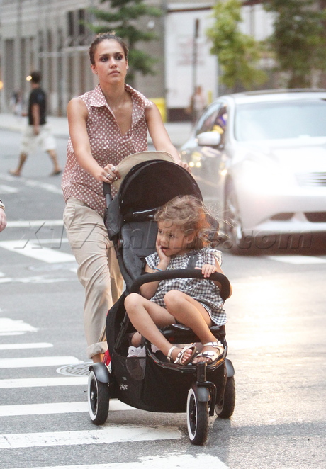 Jessica Alba haven stroller kids purse honor