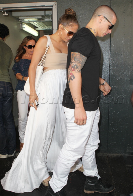 singer casper smart jennifer lopez leather Cipriani's hotel bubbles sunglasses tattoo 