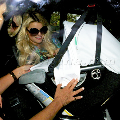  Jessica Simpson baby car shot car shots eric johnson beverly hills hotel 