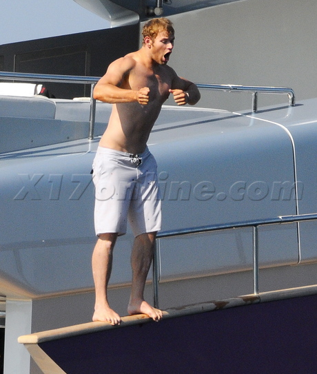 Kellan Lutz boat saint tropez shorts sunglasses twilight bikini jump ocean king kong monkey 