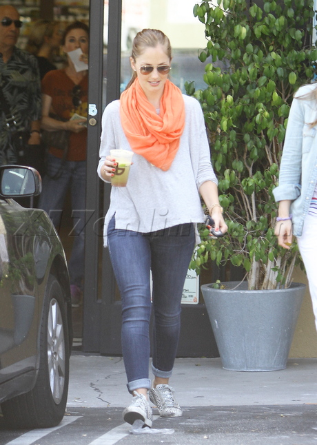 Minka Kelly  scarf sunglasses shoes health drink jeans 