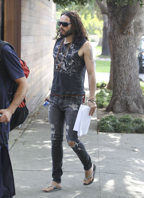 Russell Brand jeans katy perry sunglasses car shots