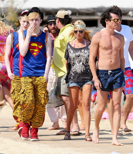 Tara Reid Jedward saint tropez boat 