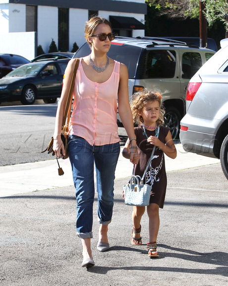 Jessica Alba Honor sandals Jenni Kayne Andy Lecompte Beverly Hills 