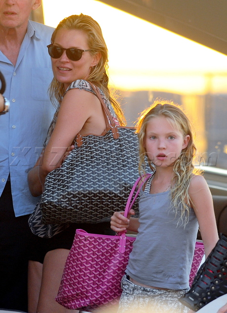 Kate Moss Saint Tropez legs summer 