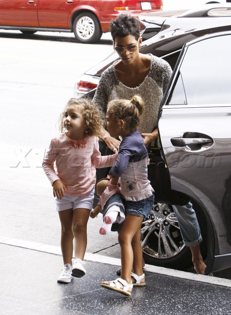 hollywood el capitan theatre denim mom jeans 