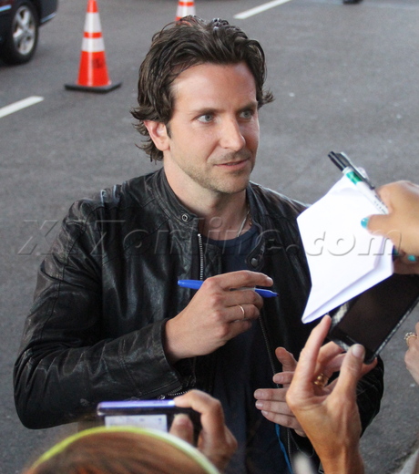 L.A. Live blonde premiere los angeles regal cinemas kiss Kristen Bell  Dax Shepard Bradley Cooper 