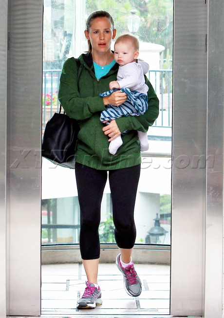 Jennifer Garner jacket baby infant newborn spandex tights stripes palisades 