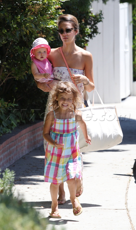 Sunglasses Jessica Alba  honor haven plaid dress sandals cash warren 