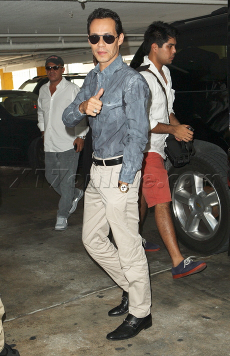 Marc Anthony sunglasses jennifer lopez divorce wave