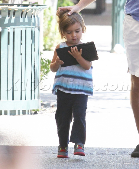 Mason Disick Scott Disick reality tv ipad child