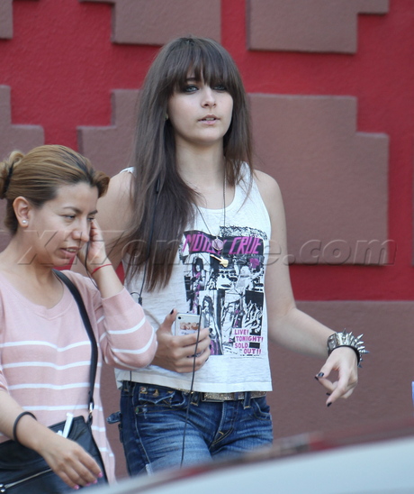 shorts Paris Jackson tee short make up 