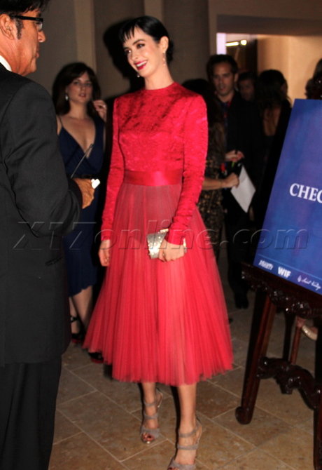 Anne Hathaway red dress
