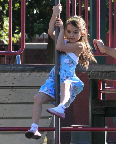 Katie Holmes, Suri Cruise Brooklyn New York