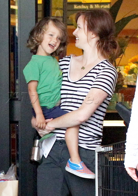 malibu shorts Tobey Maguire ralphs tee shirt 