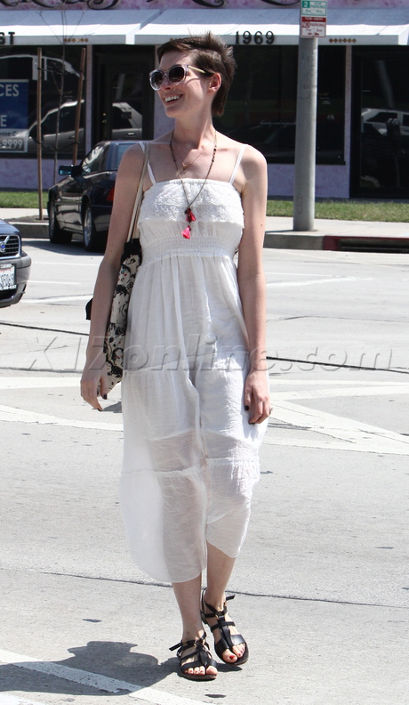 sunglasses smile adam shulman anne hathaway dress sundress white dress