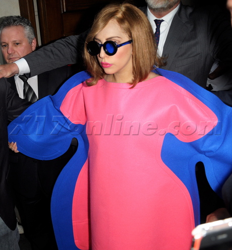 Lady Gaga weight paris pink sunglasses weight-gain 