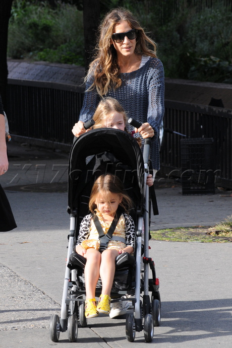 nyc Sarah Jessica Parker  twins sunglasses 