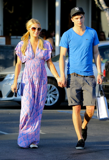 Paris Hilton Ferrari Beverly Hills River Viperi