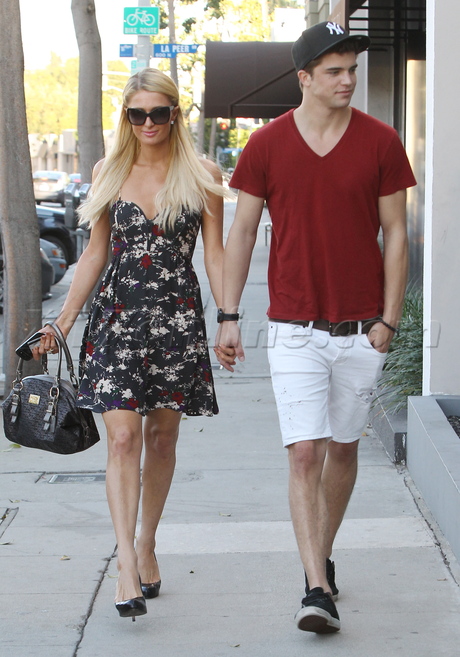 Paris Hilton barneys dress model print dress heels River Viiperi