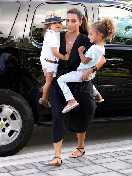 kim kardashian reality tv filming Kourtney Kardashian Miami Children's Museum 