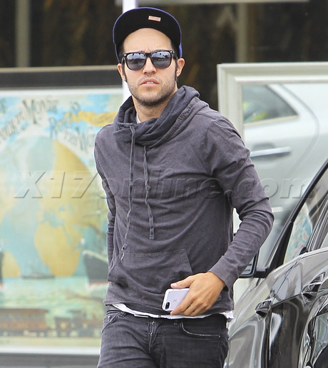 sunglasses Pete Wentz  car dog Meagen Camper  racquetball racquet 