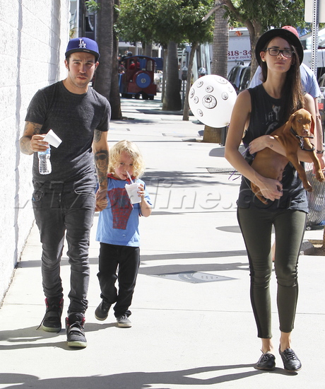 Pete Wentz  Meagan Camper hat dog farmers market tattoo 