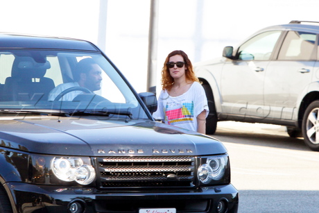 Rumer Willis tattoo gun hang bag range rover maxfield west hollywood sunglasses ray ban wayfarer 