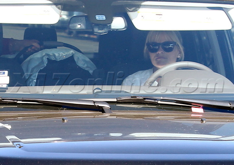 Reese Witherspoon sunglasses birth tennessee james newborn doctor blonde 