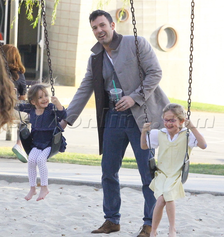 jeans boots Ben Affleck cartigan seraphina violet hot dogs