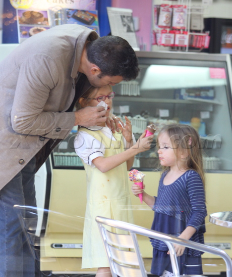 jeans boots Ben Affleck cartigan seraphina violet hot dogs