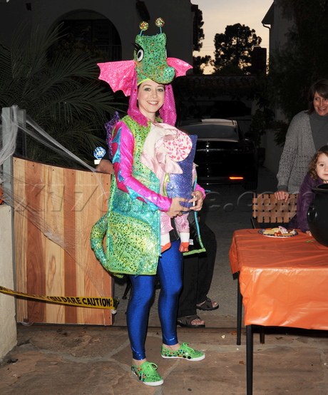 costume trick or treat Alyson Hannigan seahorse