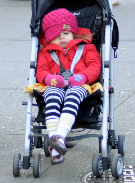 Sarah Jessica Parker beanie sunglasses jacket stroller twins nyc 