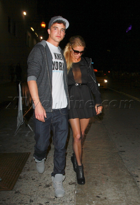 Paris Hilton Club Lure River Viiperri 