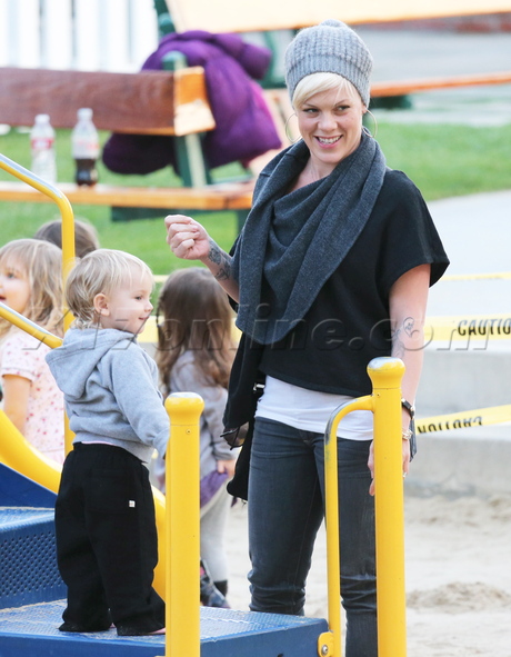 sunglasses gym Pink hat cap jeans panda