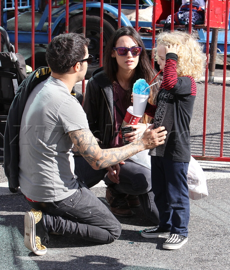 sunglasses sweats Pete Wentz  Meagan Camper spandex 