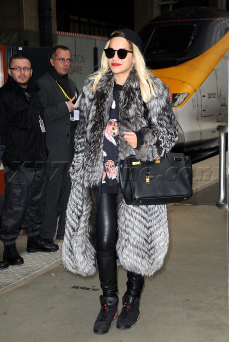 Rita Ora sunglasses fur birkin paris 